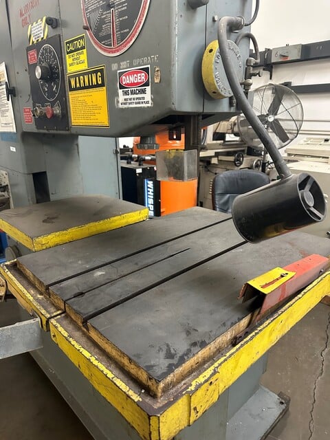 36" x 13" Doall #3613-20, Vertical Bandsaw, 1/16"-1" x 125" band, 5-5200 FPM, 3 HP, blade welder & grinder - Image 8