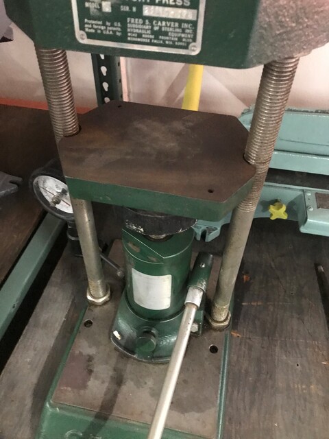 11 Ton, Carver #C, Hand Hydraulic Upacting Lab Press, 6" x6" platen, 5.1" stroke, 0.75"-18" daylight - Image 2