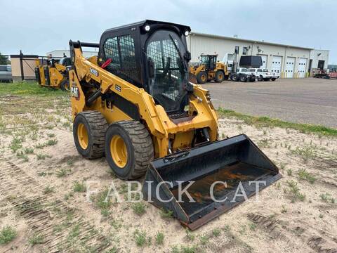 Cat 242D3 C3H3, Skid Steer Loader, 1030 hours, S/N: HSX01475, 2021 - Image 2