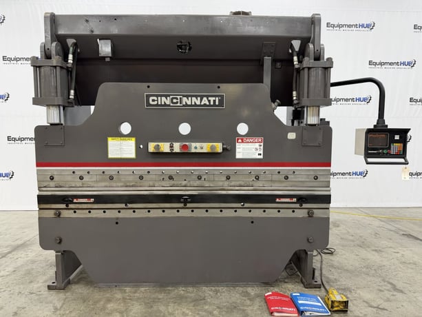 135 Ton, Cincinnati #135CBx8, CNC hydraulic press brake, 10' overall, 102" between housing, 8" stroke, Hurco - Image 1