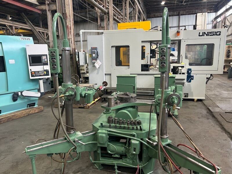 Redin #72, deburring machine, 3-jaw 12" chuck, power elevation, (2) adjustable arms/columns - Image 4