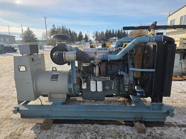 350 KW Detroit #12.7L, diesel generator set, 480 Volts, 3-phase, 16122 hours, 2008 - Image 1