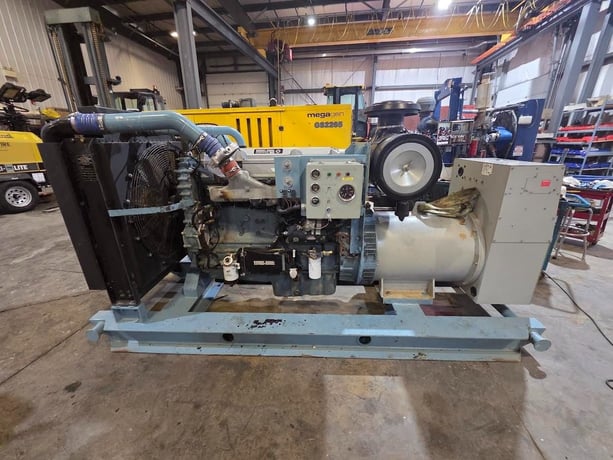 350 KW Detroit #12.7L, diesel generator set, 480 Volts, 3-phase, 16122 hours, 2008 - Image 3