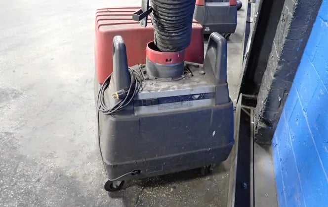 Lincoln Electric Fume Extractor - Image 3