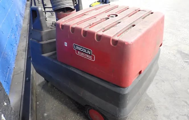Lincoln Electric Fume Extractor - Image 6