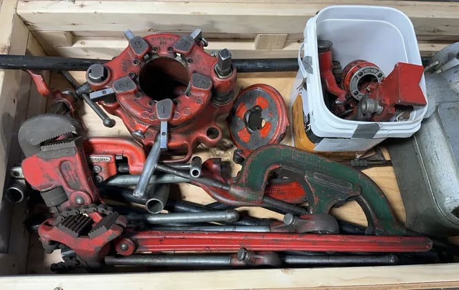 Ridgid #400, Pipe Threader with Tooling - Image 1