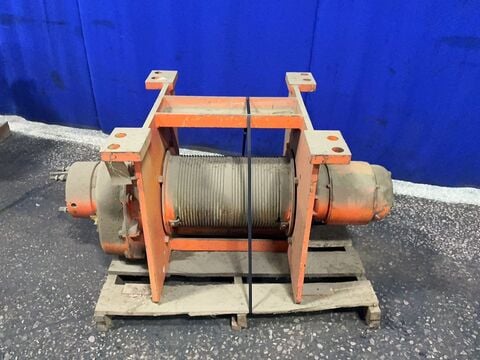 2.5 Ton, Yale #DEW2.5-42CM442D1, Hoist (2 available) - Image 1