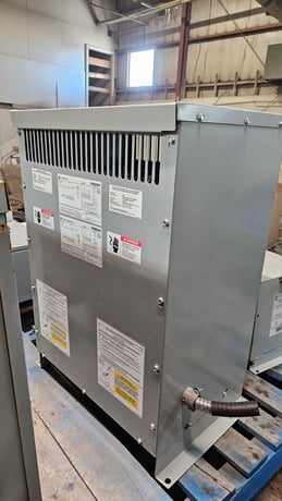 30 KVA 600 Primary, 208 Secondary, General Electric #9T10K3892, Dry Type Auto-Transformer, 3 Phase - Image 2