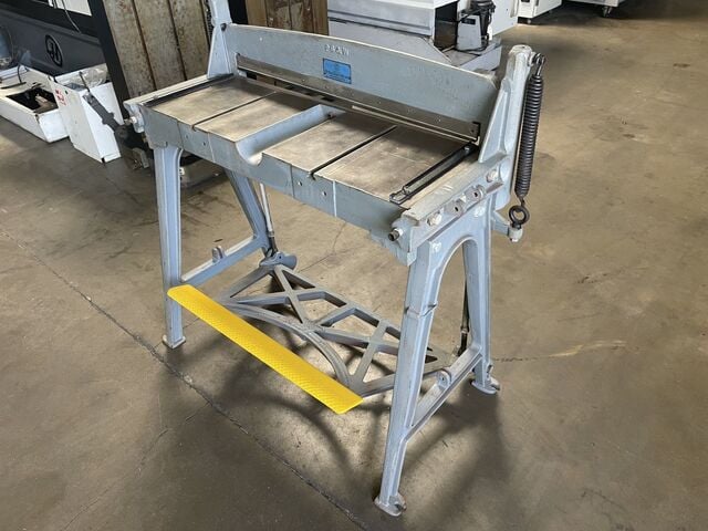 18 gauge x 30" Pexto #130-B, Stomp Shear, 32" knives, 12" bed - Image 1