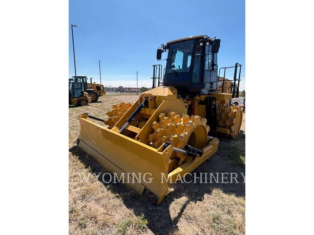 Caterpillar 815, Compactor, 27 hours, S/N: J5T00557, 2026 - Image 1