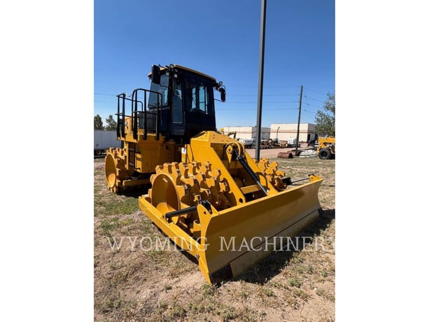 Caterpillar 815, Compactor, 27 hours, S/N: J5T00557, 2026 - Image 2