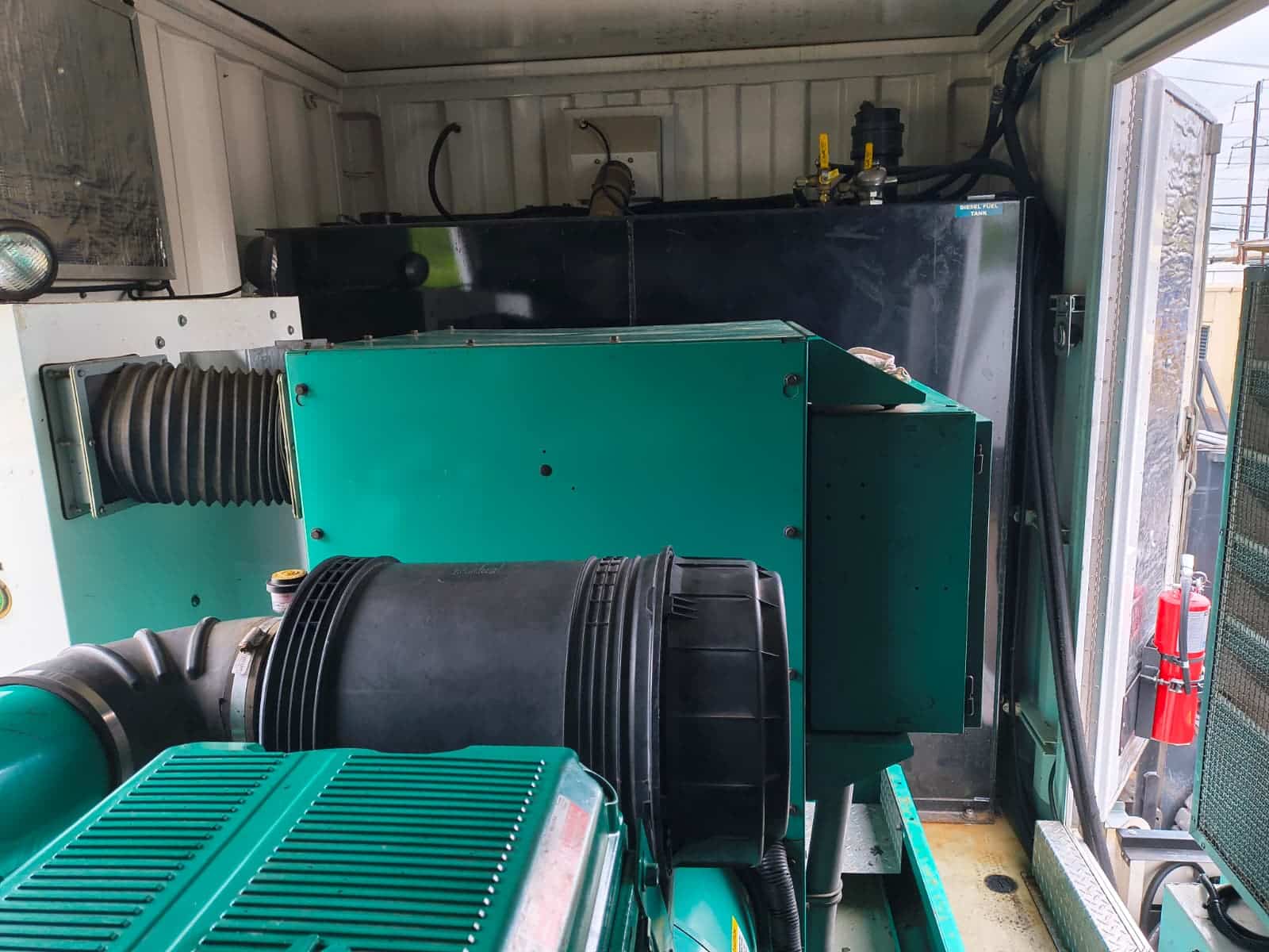 500 KW Multiquip #CG500C2, Portable Diesel Generator Set, multi-voltage, 1800 RPM, 2000 amp ABB SACE circuit - Image 5