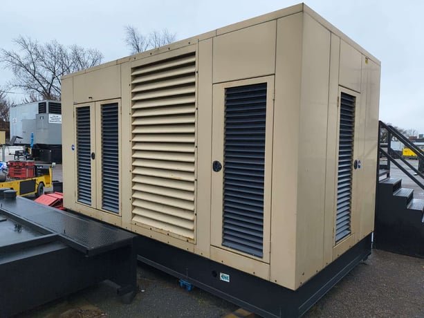 625 KW Cummins #GFJB, Natural Gas Generator, 277/480 Volt, 1800 RPM, 1200 amp circuit breaker, Cummins - Image 1