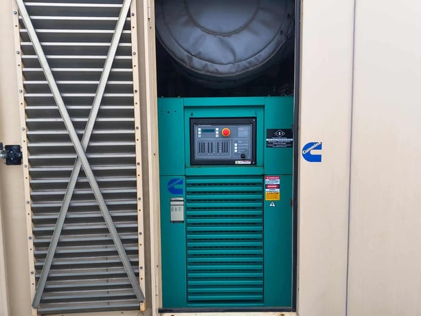 625 KW Cummins #GFJB, Natural Gas Generator, 277/480 Volt, 1800 RPM, 1200 amp circuit breaker, Cummins - Image 2