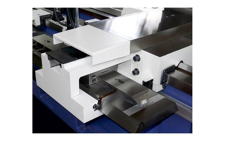 42" Summit #42-6x200-VS, engine lathe, 27.5" swing over cross slide, 1000 RPM, 6.1" bore, 40 HP, inch/metric - Image 4