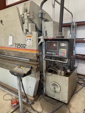 250 Ton, Accurpress #725012, CNC hydraulic press brake, 12' overall, 126" between housing, 8" stroke, Hurco - Image 3