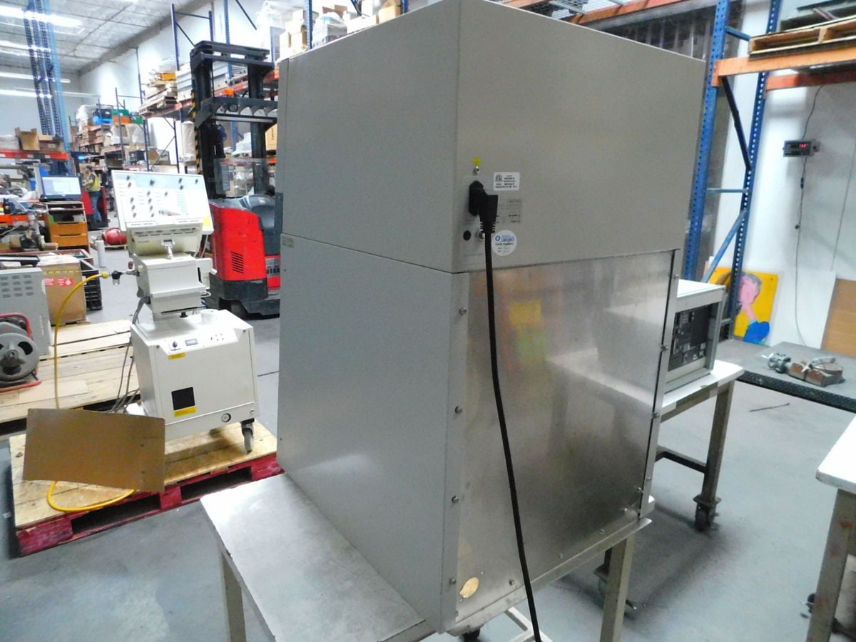 Labconco #3887220 Nano, Fume Hood, HEPA Filtration 99.99% @ 0.3 Micron, 24" width x 28" D x 32" H, 120 V., 1 - Image 2