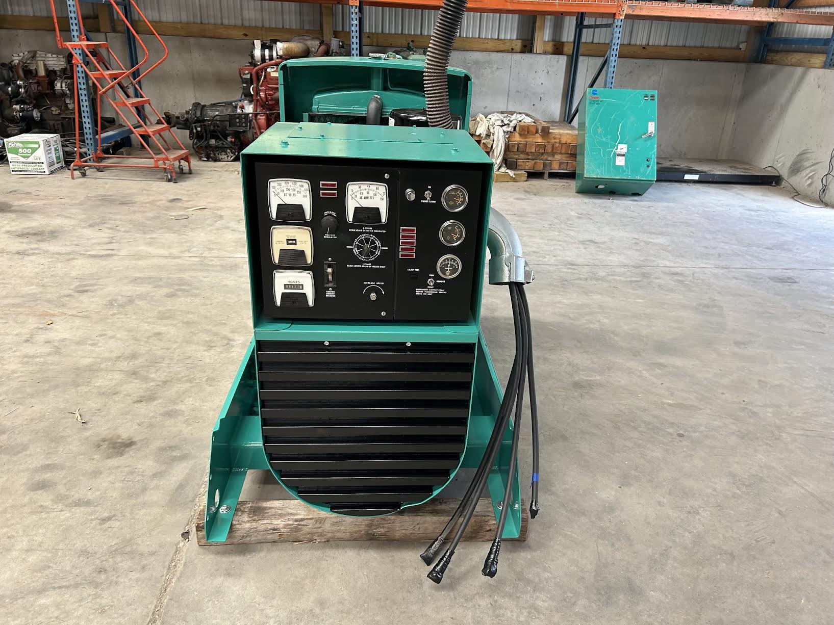 30 KW Onan Propane Generator, 120/208 Volts, 3 Phase, 827 Hrs - Image 2