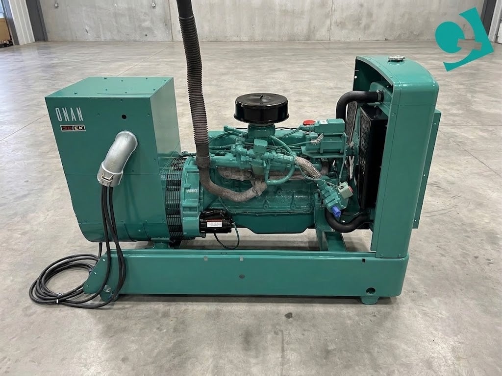 30 KW Onan Propane Generator, 120/208 Volts, 3 Phase, 827 Hrs - Image 3
