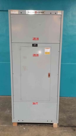 1200 Amp. General Electric, AV-Line, Switchboard Panelboard, 208 Volts, 3 Phase, with 5 3-Pole Breakers - Image 6