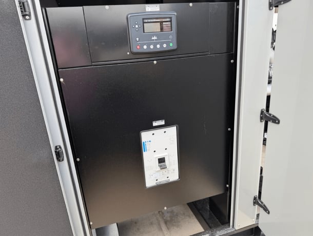 300 KW Gillette #SP-3000P, standby Natural gas Generator, sound attenuated enclosure, 277/480 Volts, 0 Hours - Image 3