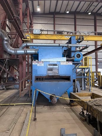 Wheelabrator, conveyor shot blaster, 72" width x 12" H plate, 24" width x 36" H beam, (4) 30 HP wheels, 367 - Image 3