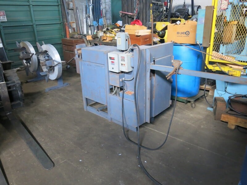 Harper #E-200, 2" turning vane maker, double uncoiler - Image 3