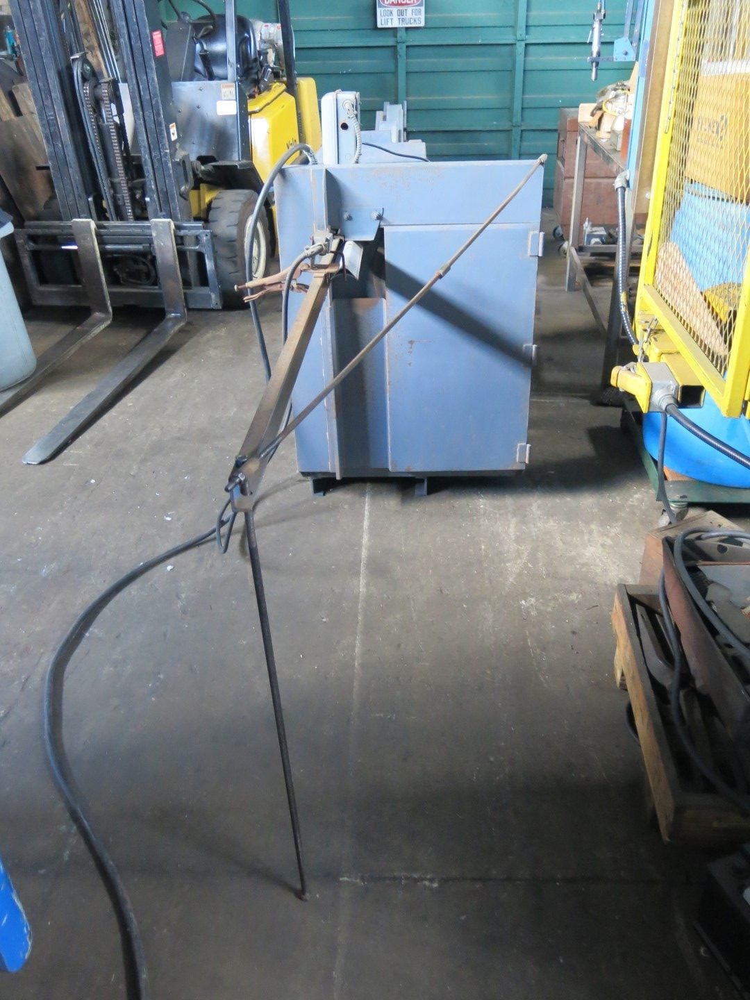 Harper #E-200, 2" turning vane maker, double uncoiler - Image 5