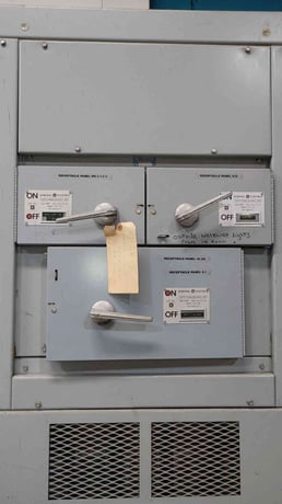 2000 Amps, General Electric #THPC3620B, AV-Line switchboard, high pressure switch, THFP fused - Image 4