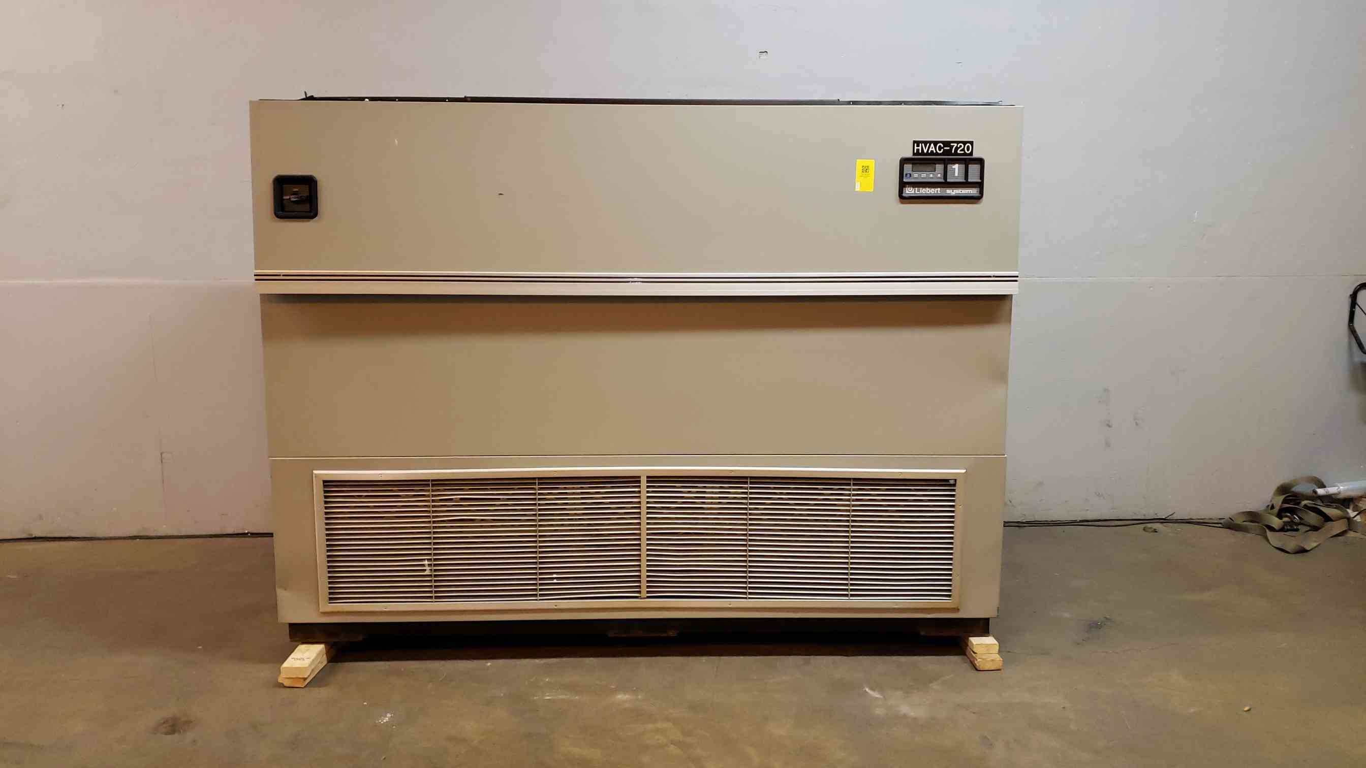 30 Ton Liebert #UH529C, Chilled Water Upflow CRAC unit, 460 Volts, 3 phase - Image 1