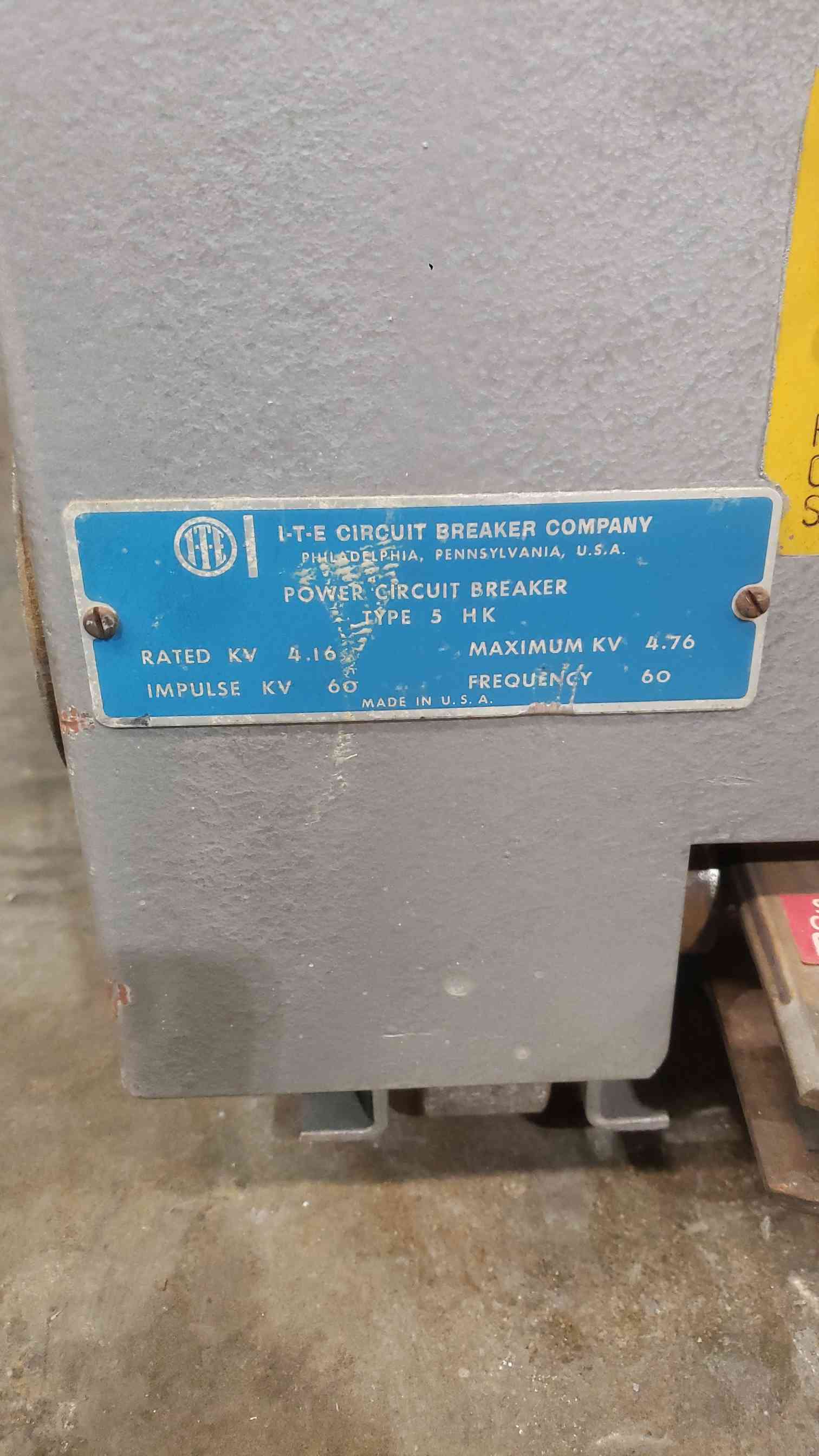 1200 Amps, ITE, 5HK250, 5 KV, 250 MVA, 125 VDC, power circuit breaker, drawout - Image 3