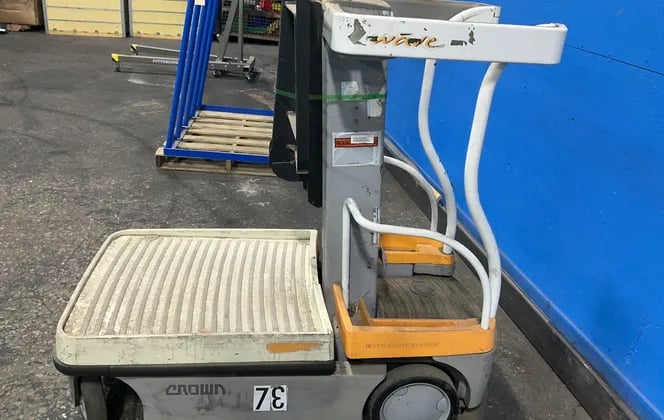 300 LB, Crown #WAV50-118, Work Assist Vehicle, 118" Platform Lift Height, 24 V. - Image 3
