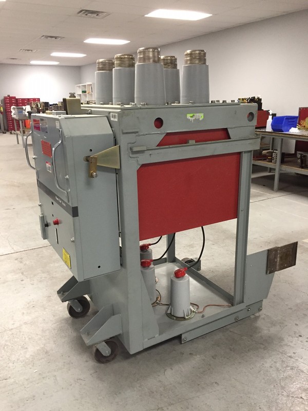 3000 Amps, General Electric, PVVL 13.8-1000, VL-18H mech 125 VDC controls - Image 4