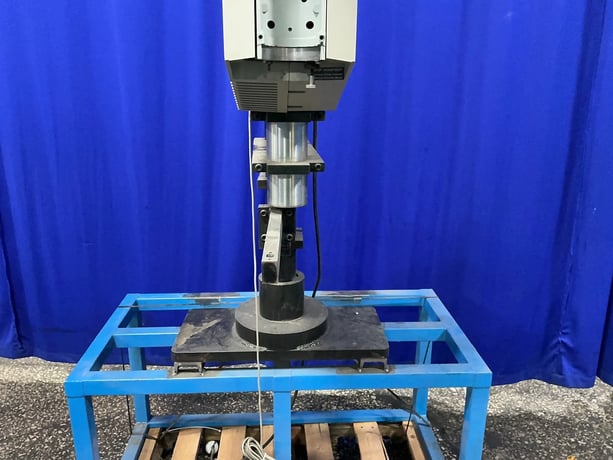 Branson #2000IW, Ultrasonic Welder, 2300w, Foot Pedals, 200-240 V., 2010 - Image 3