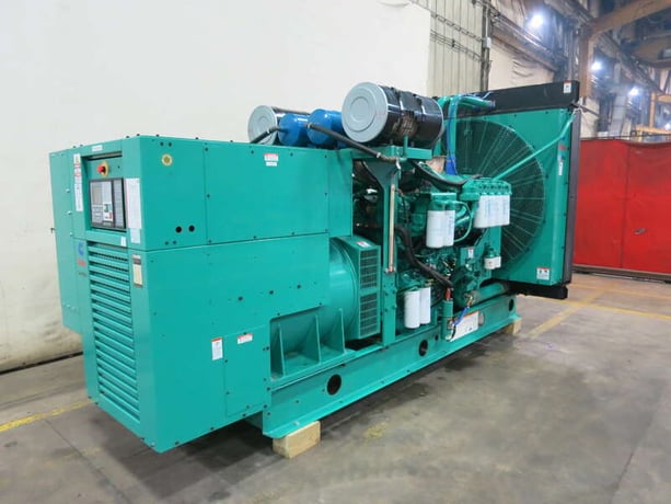 750 KW Cummins #DFHA, diesel generator set, 277/480 Volts, 1435 HP @ 1800 RPM, QST30-G1 engine, open power - Image 2