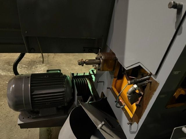 Wickman 1" x 6, motor & controls, stock reels & stands, pick-up with back finish, universal chip conveyor - Image 2