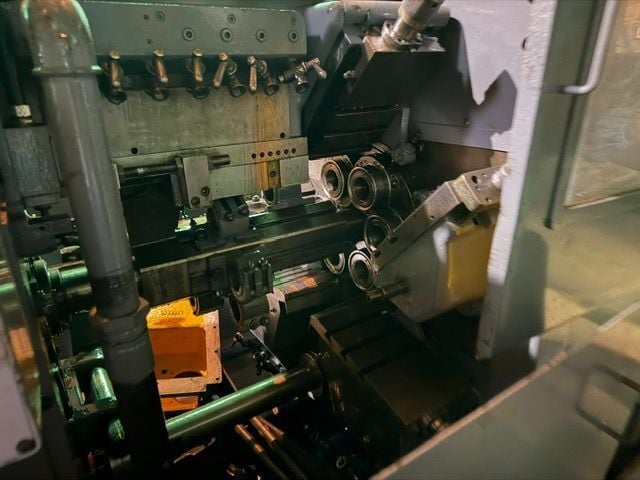 Wickman 1" x 6, motor & controls, stock reels & stands, pick-up with back finish, universal chip conveyor - Image 5