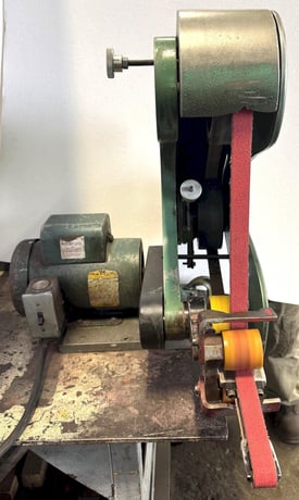 1-1/2" x 60" Burr King #760, belt grinder, 8000 SFPM, 8-7/8" throat, 1-1/2 HP, 220 V., 1 Ph. (2 available) - Image 2