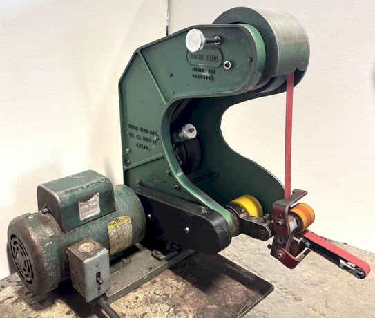 1-1/2" x 60" Burr King #760, belt grinder, 8000 SFPM, 8-7/8" throat, 1-1/2 HP, 220 V., 1 Ph. (2 available) - Image 4