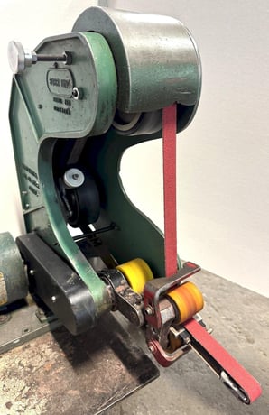 1-1/2" x 60" Burr King #760, belt grinder, 8000 SFPM, 8-7/8" throat, 1-1/2 HP, 220 V., 1 Ph. (2 available) - Image 5