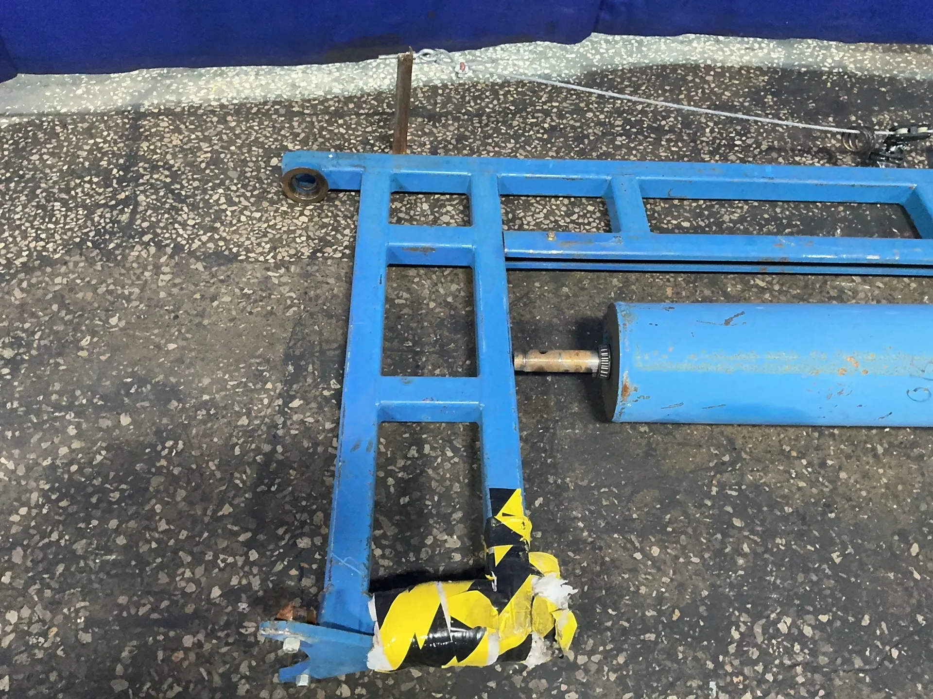 .25 Ton, Gorbel Jib Crane, 7' Span, 8" Column Width - Image 1