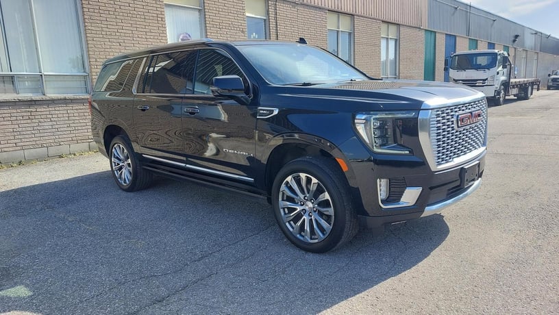 GMC #Yukon-XL-Denali, 6.2L V8, 10 speed automatic transmission, 7 seater SUV, black, 1 owner, 2022 - Image 3
