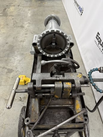 1/8" -2" Ridgid #300, power drive pipe threading machine with Oster stand, 1/2 HP reversible universal drive - Image 5