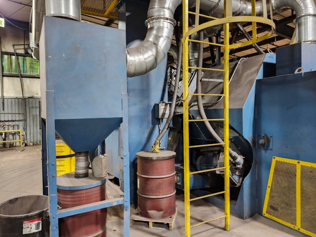 Viking #MB2424/VK4300, mesh belt shot & wash line, 3-15 FPM, 4 blast wheels, dust collector - Image 4