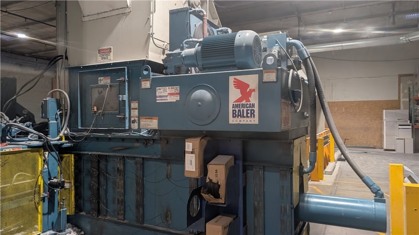 American Baler #5029H10T25F, auto-tie horizontal baler, 50" x 27.5" feed opening, 30" x 43" bale, dual 30 HP - Image 3