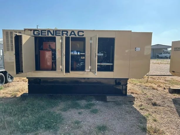 180 KW Generac #5216180200, diesel generator set, 120/208 Volts, 3 phase, 500 hours, 2005 - Image 4