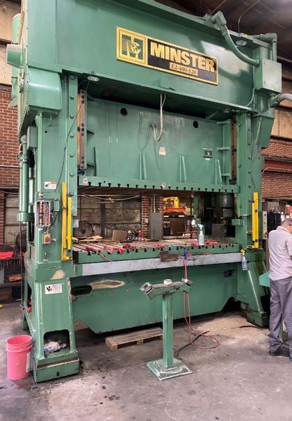 400 Ton, Minster #E2-400-120-54, SSSC, 12" stroke, 24" Shut Height, 6" adj., 35-70 SPM, variable speed, 54" - Image 1