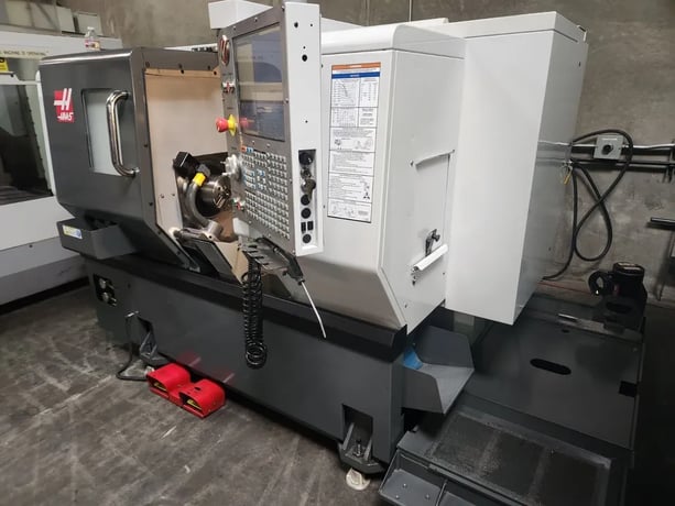 Haas #ST-10, CNC Lathe, 25.2" swing, 16.5" machining length, 14" turning diameter, 10" chuck, 1.7" bar, 15 - Image 4