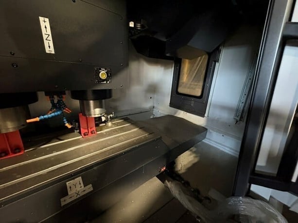 Daewoo Doosan #DMP-500-2SP, Dual Spindle Vertical Machining Center, 40.9" X, 20.5" Y, 23.6" Z, 47.25" x 20.5" - Image 4