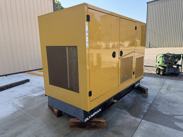 150 KW Olympian #G150G1, Natural gas generator set, 120/208 Volts, 3-phase, 86 hours, 1800 RPM, Olympian - Image 6